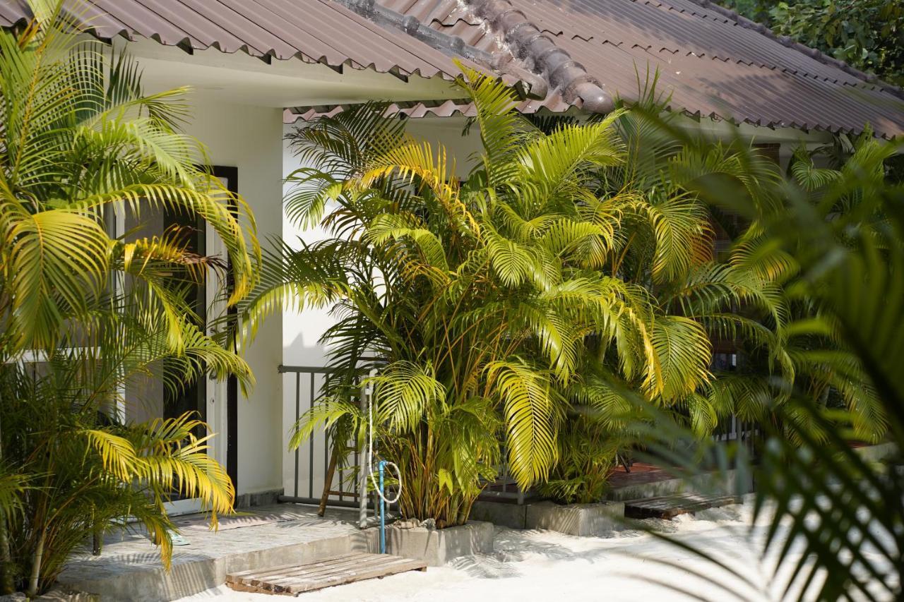 White Sand Ark Resort Sok San Village Exteriör bild