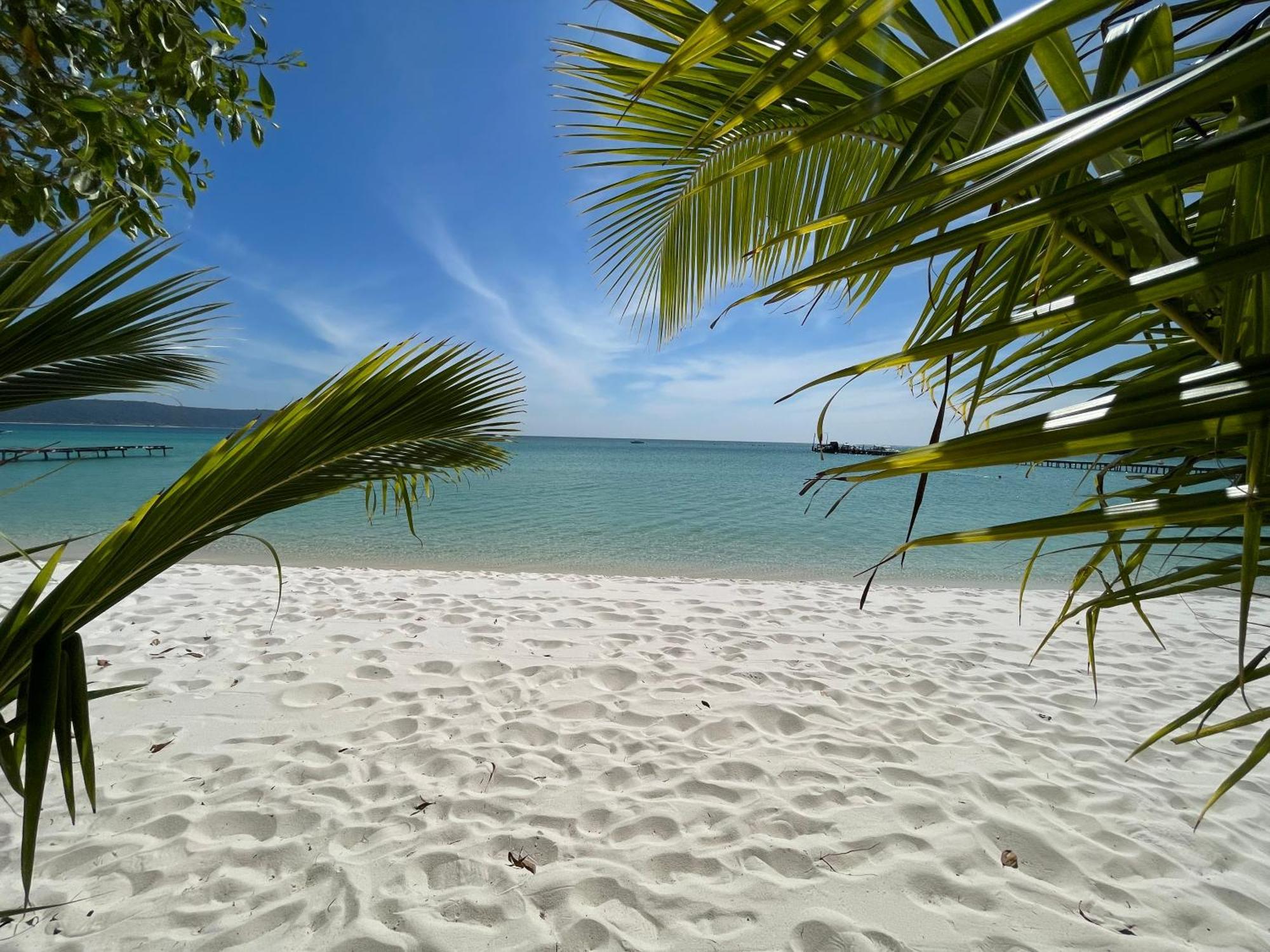 White Sand Ark Resort Sok San Village Exteriör bild
