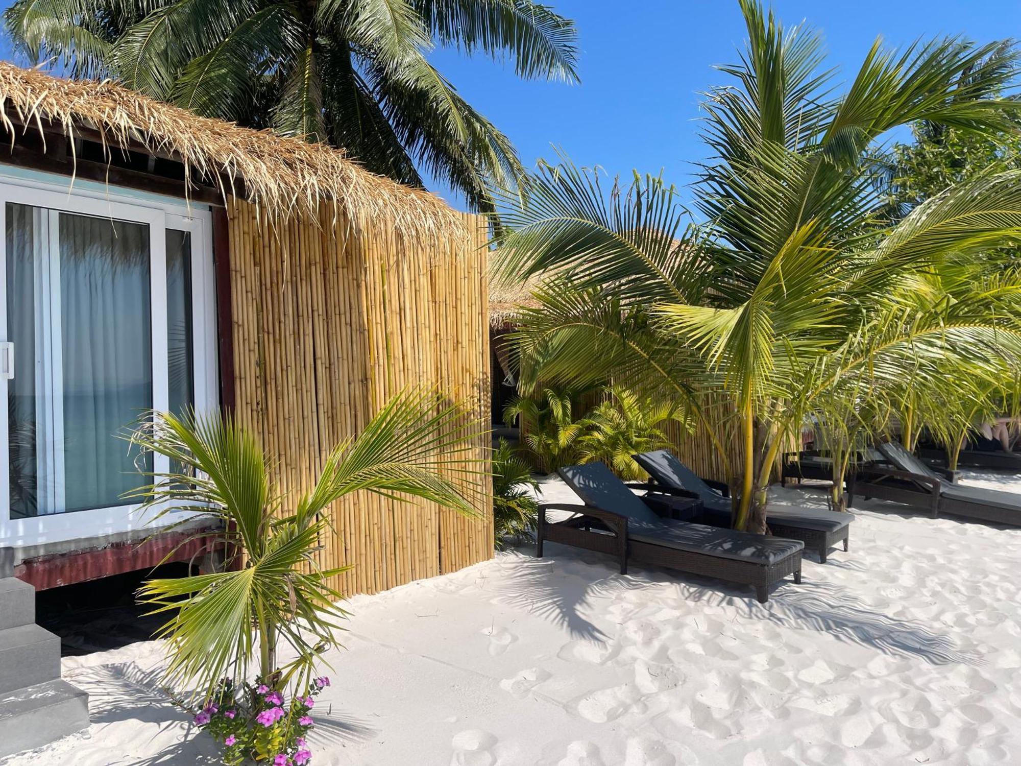 White Sand Ark Resort Sok San Village Exteriör bild